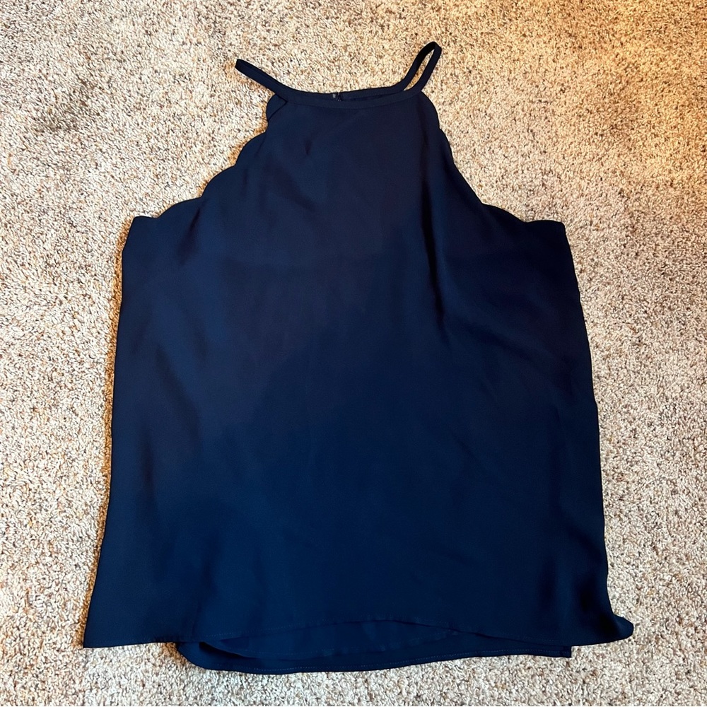 Scalloped tank